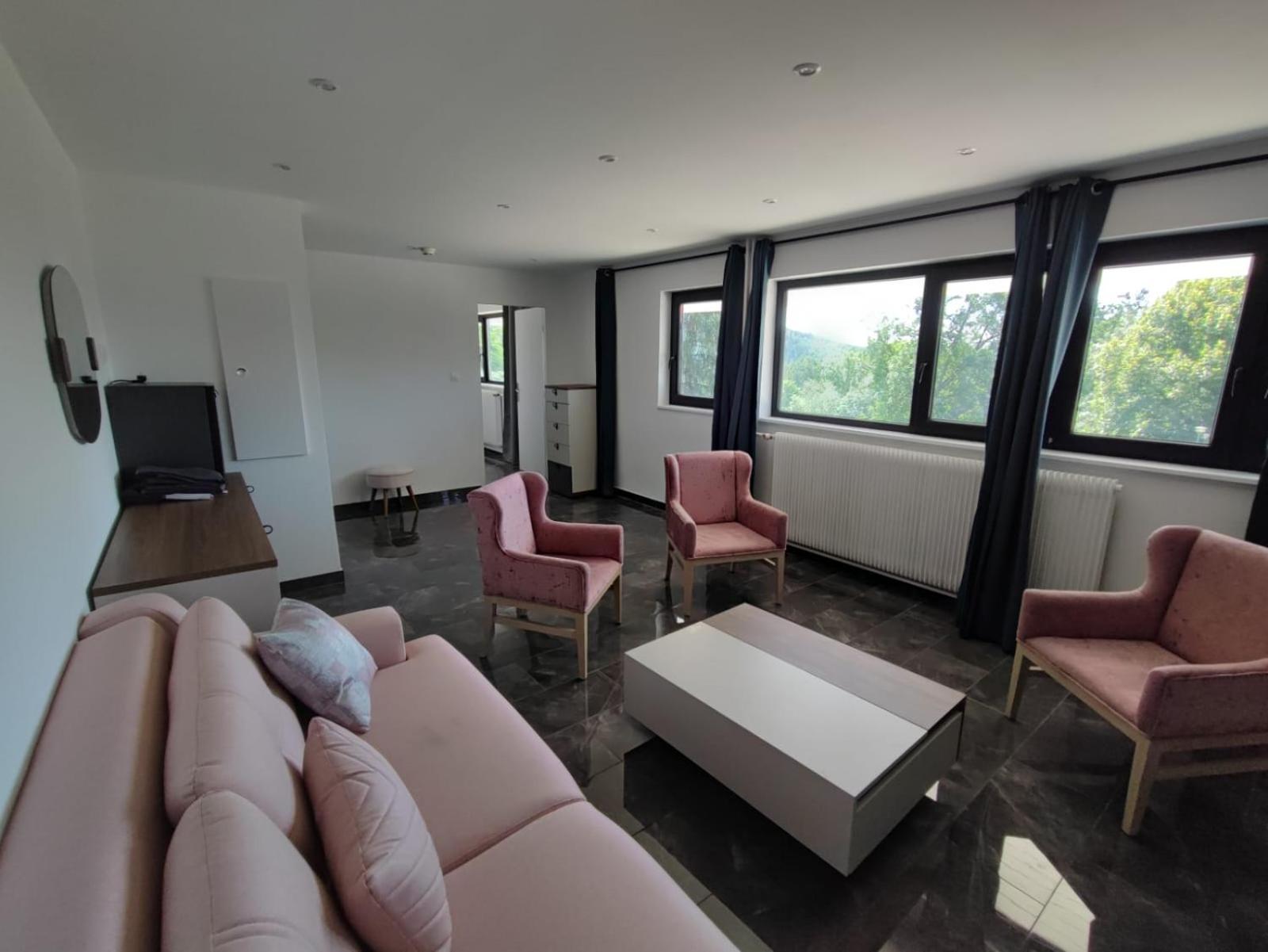 Hotel Parc Les Cigognes Albe Экстерьер фото